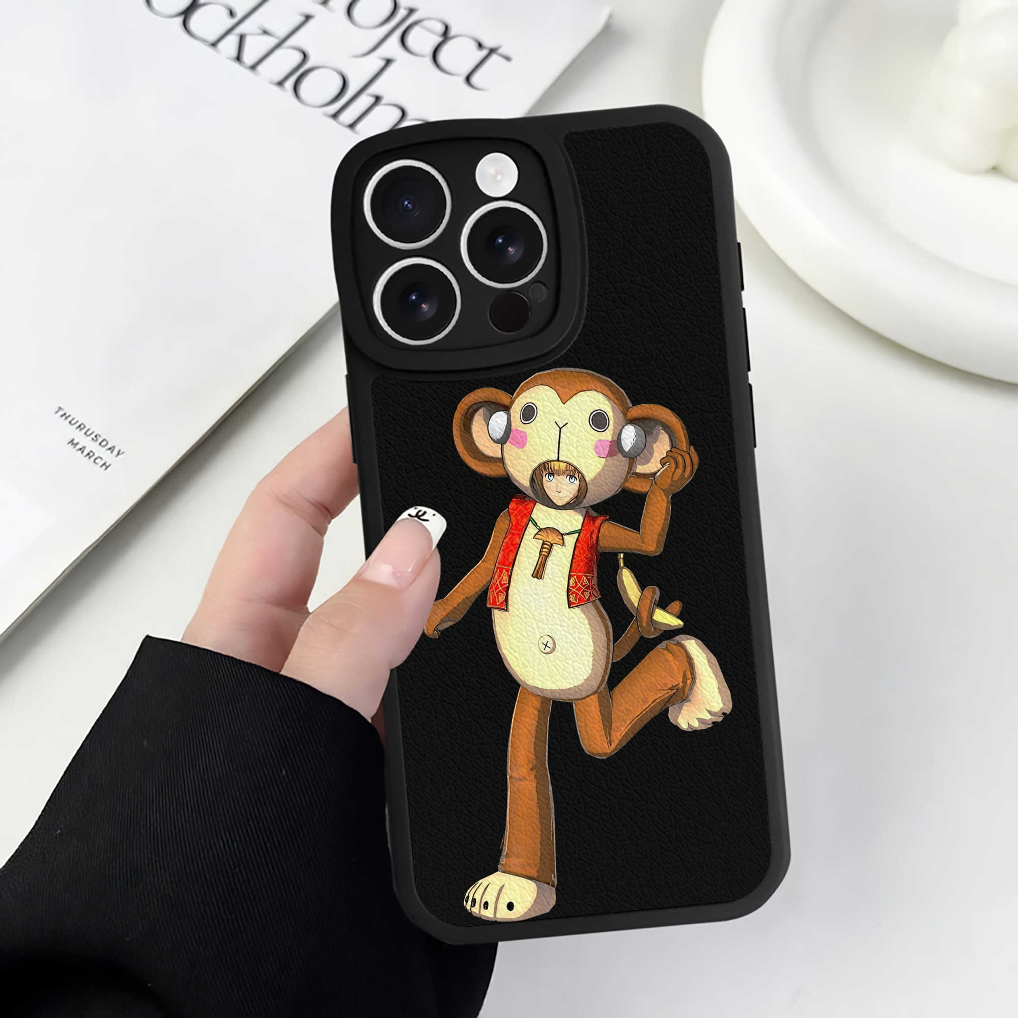 （画像用） 進撃の巨人 アルミン·アルレルト Attack on Titan Armin Arlert 【iPhone 16シリーズ対応】シリコンスマホケース（レザー調） 材質：シリコン